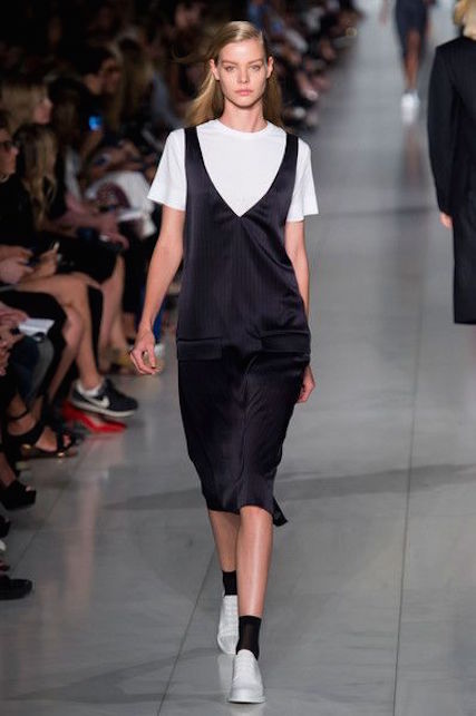 Come indossare gli abiti estivi in autunno