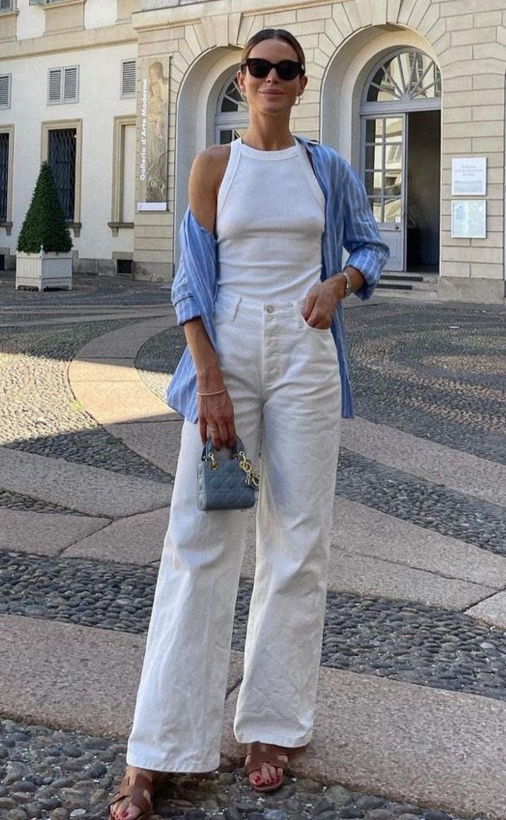 Come abbinare i jeans bianchi in estate